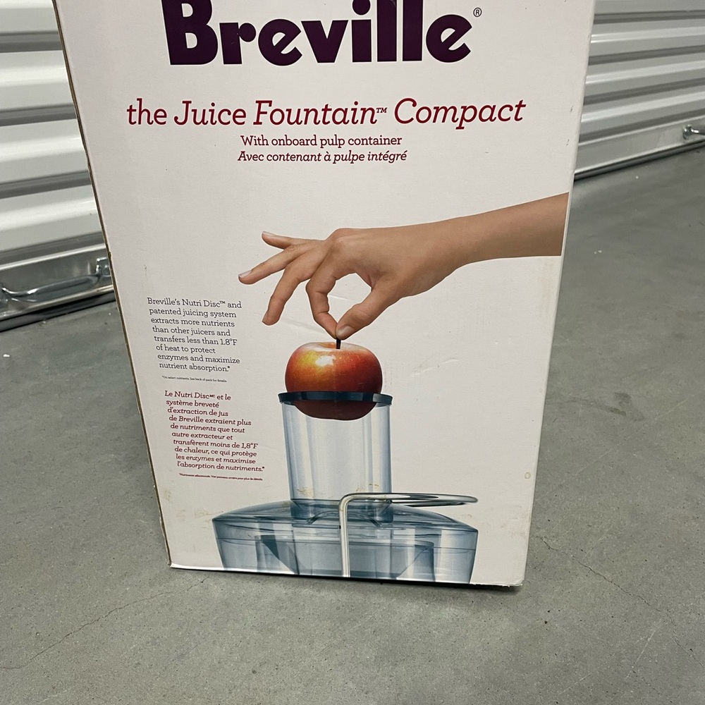 Juicer new still in box.